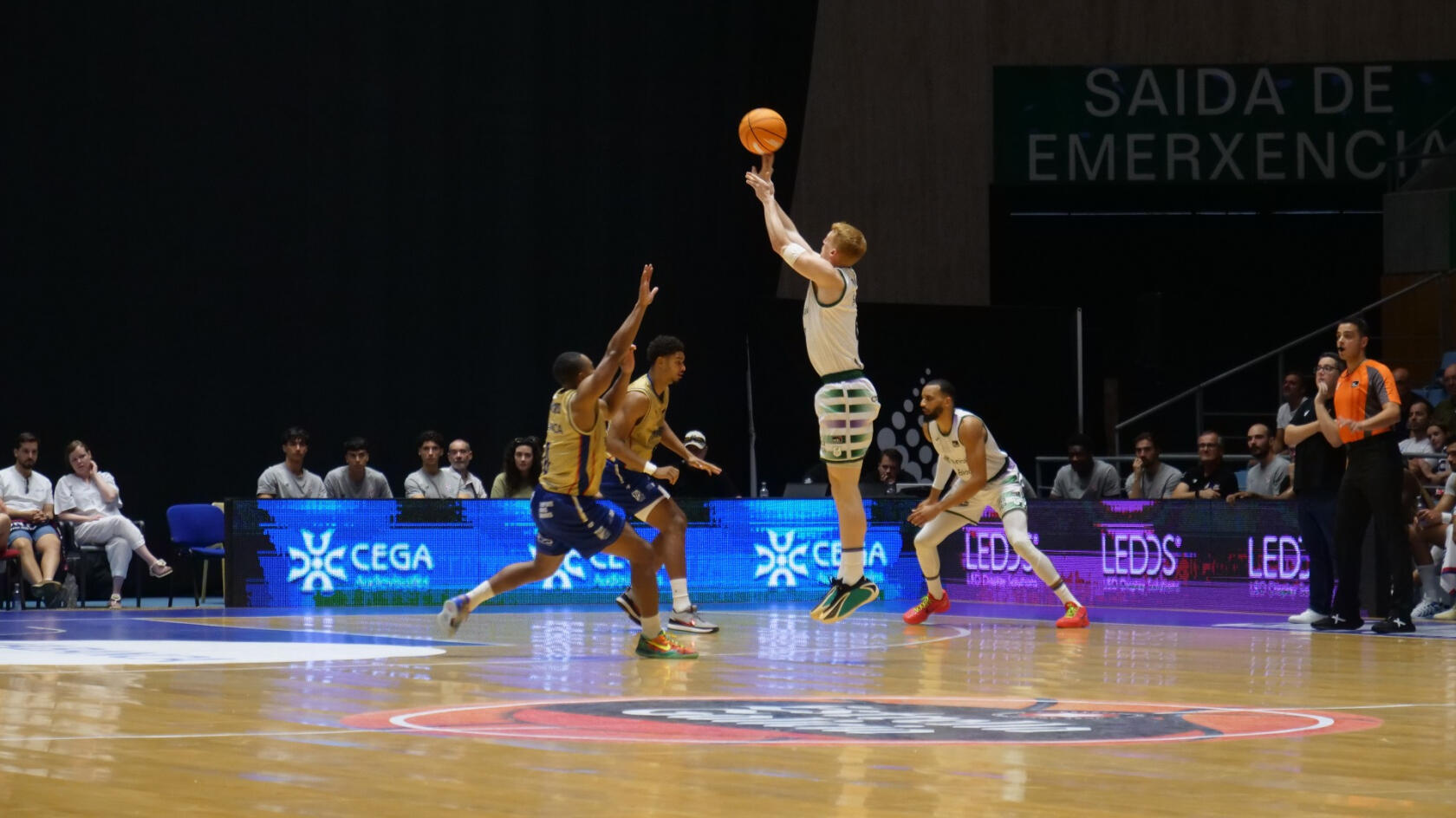 Cierre de la pretemporada con suspense en Fontes do Sar (84-86)