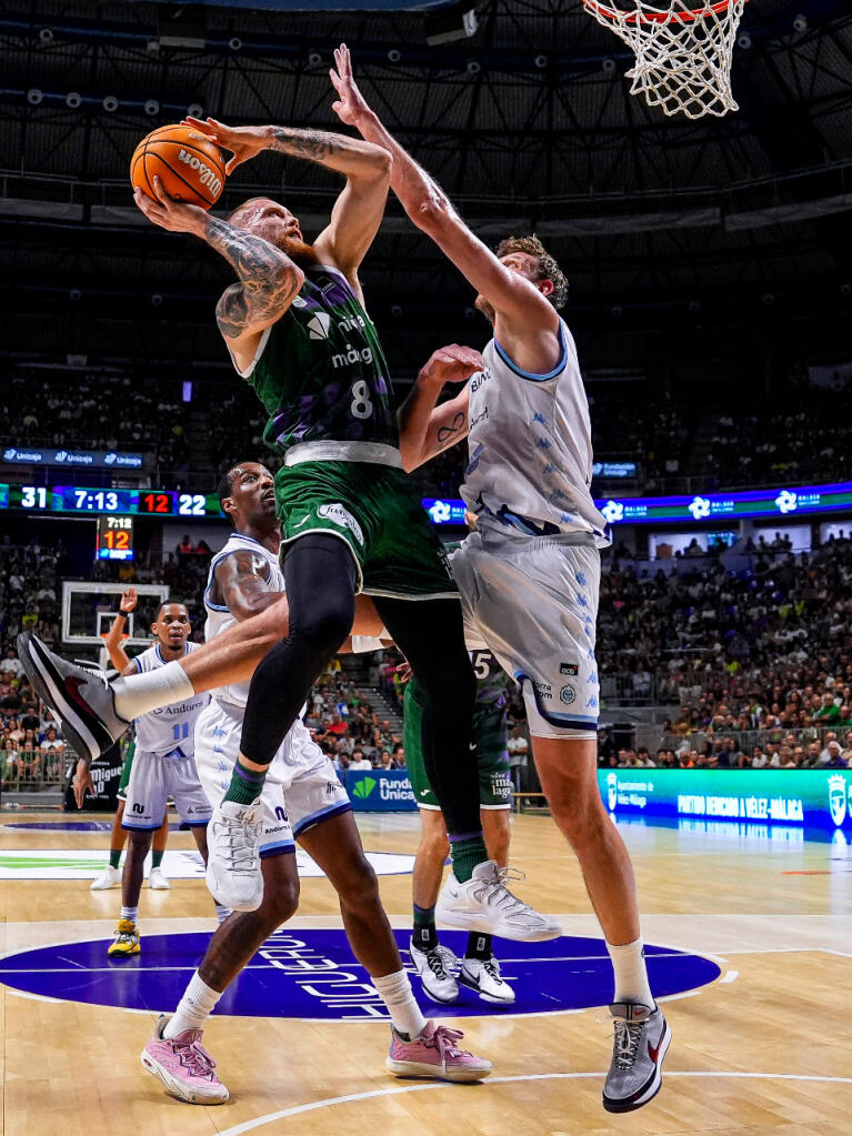 Ignas Brazdeikis lanza ante Pustovyi