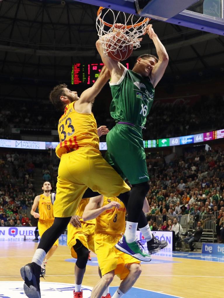 Espectacular mate en contraataque de Nedovic