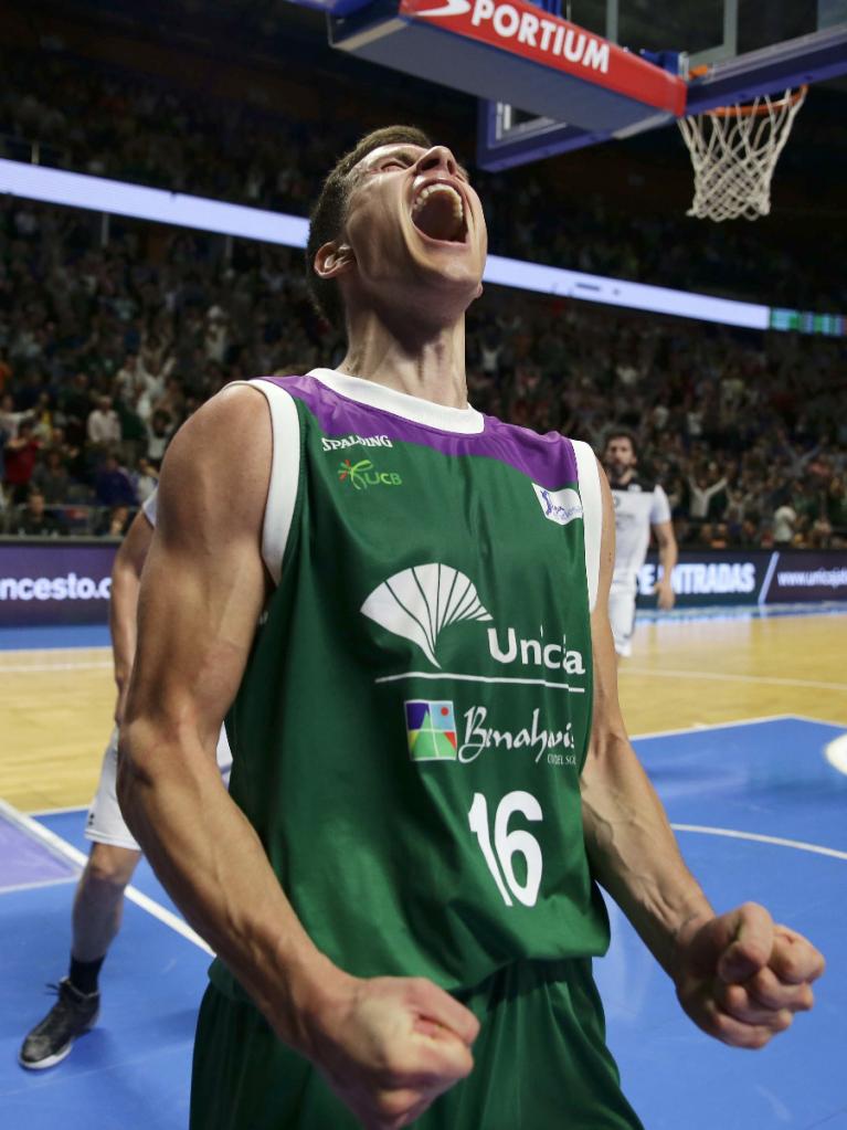 Nedovic celebra su último mate