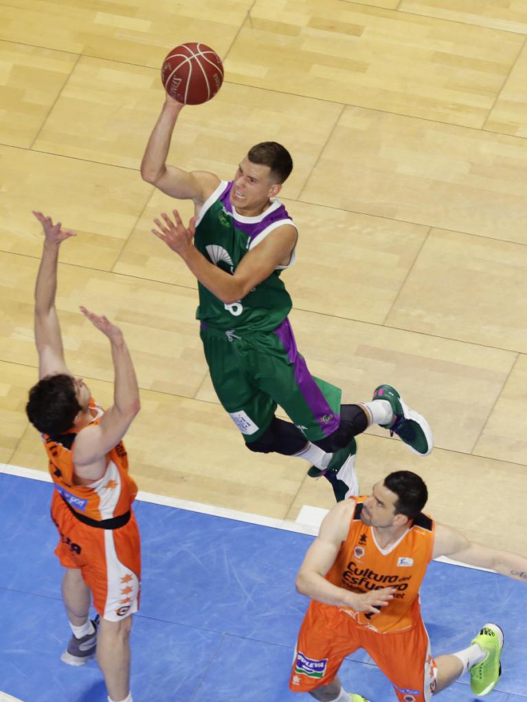 Nedovic lanza ante Vives