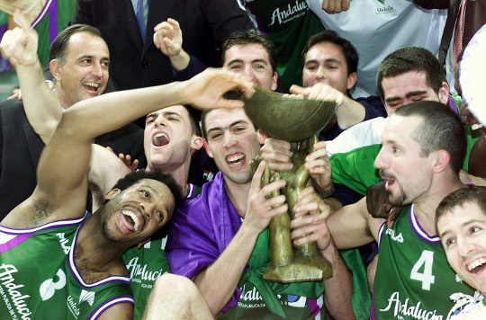 Korac Cup celebration 2000/01